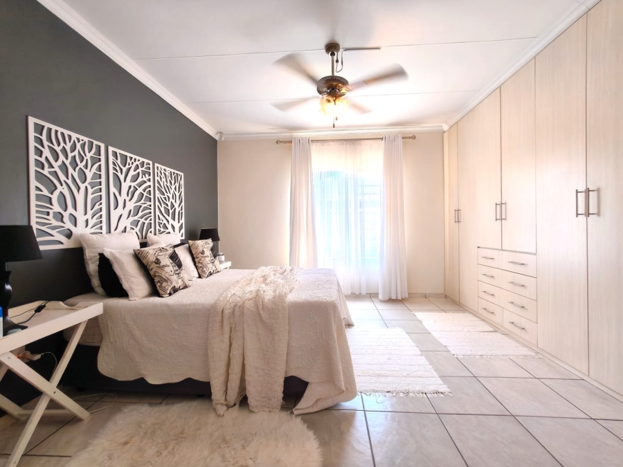 3 Bedroom Property for Sale in Grimbeeck Park North West